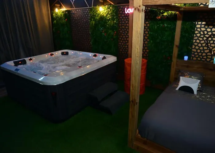 Luxure : Nimes, France Nîmes